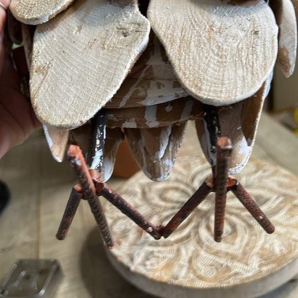 UNIQUE DRIFTWOOD GALVANIZED MEDAL, AMBER EYE  OWL, HOME DECOR - Picture 7 of 8